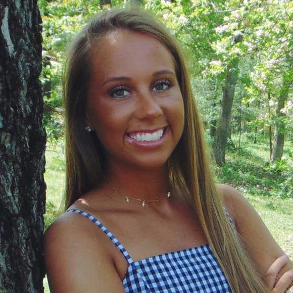 Meet your Posher, Caroline - Picture 1 of 1